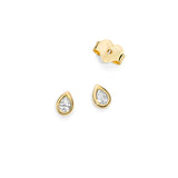 Earrings with teardrop diamond