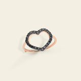 Ring with heart in gold and black diamonds